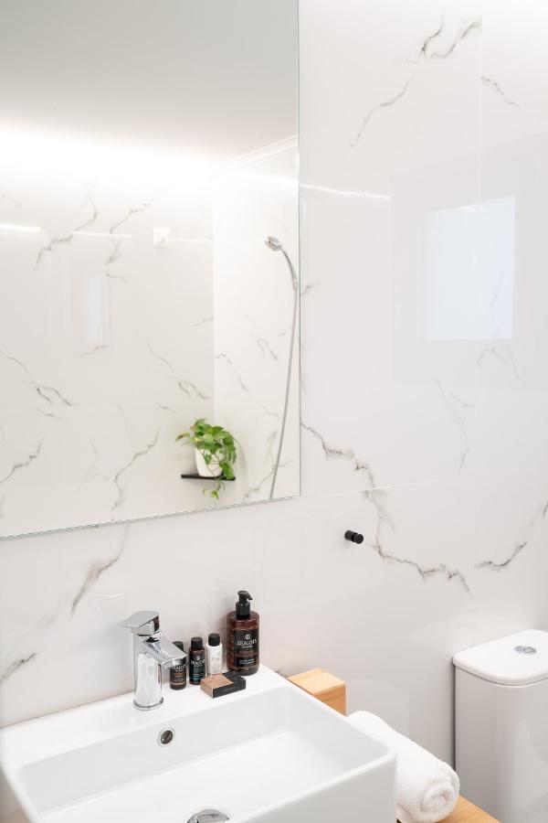 Chroma Fashion Rooms & Apartments Athens Ngoại thất bức ảnh